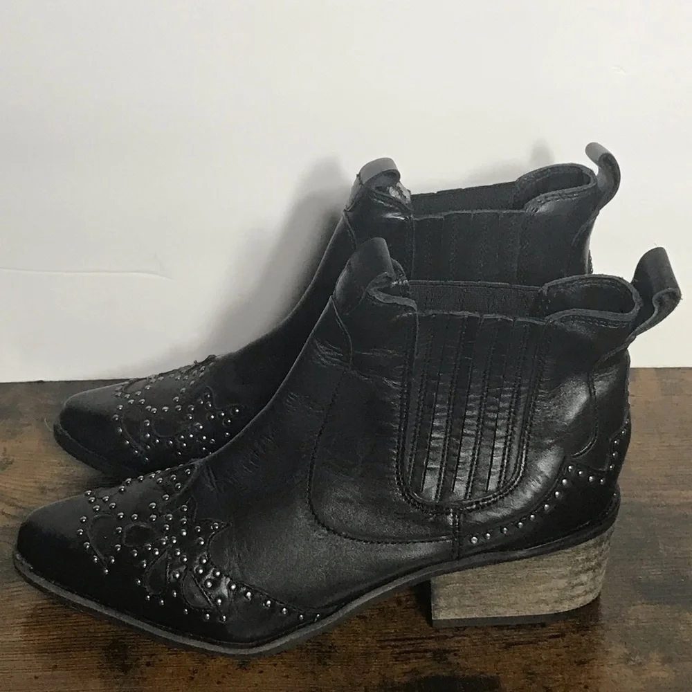 Matisse Amuse Society Back Stage Western Ankle Booties Womens 6M Black Studded